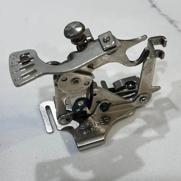 Singer Sewing Machine Foot Attachments - Picture 2 of 12